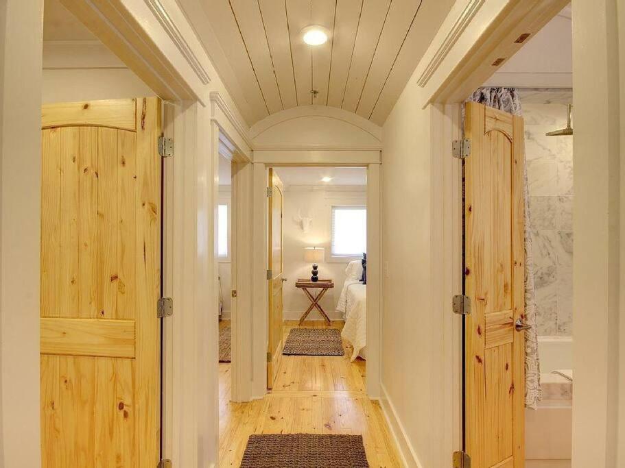 Downtown Fairhope Cottage Экстерьер фото
